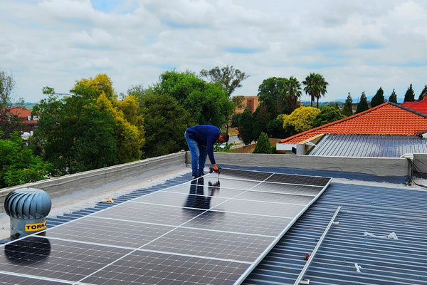 Do Solar Panels Work on Cloudy Days in South Africa? Performance Explained